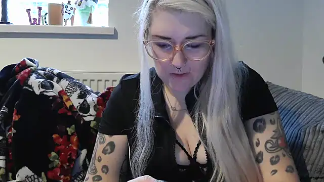 Snapshot of Sizzling_Indie36 chatting on October 21, 2025, 8:26 am Sizzling Indie36 online show from October 21, 2025, 8:26 am