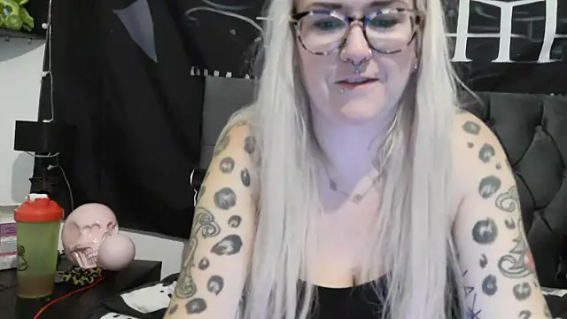 Snapshot of Sizzling_Indie36 chatting on October 26, 2025, 11:53 pm Sizzling Indie36 online show from October 26, 2025, 11:53 pm