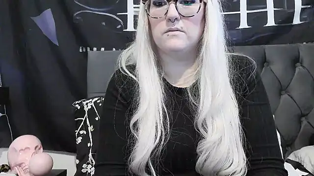 Snapshot of Sizzling_Indie36 chatting on November 4, 2025, 1:43 pm Sizzling Indie36 online show from November 4, 2025, 1:43 pm