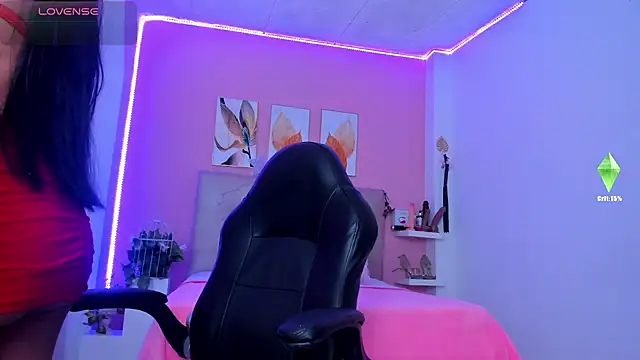 Snapshot of Molly_h0t chatting on November 27, 2025, 12:18 pm Molly h0t online show from November 27, 2025, 12:18 pm