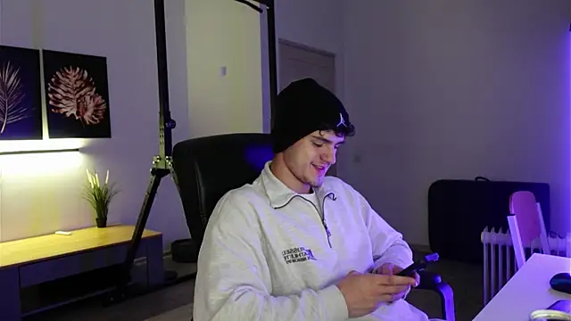 Snapshot of Brad_Holloway chatting on November 8, 2025, 8:18 pm Brad Holloway online show from November 8, 2025, 8:18 pm