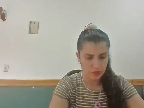 Snapshot of Charlotte0000 chatting on October 2, 2025, 2:02 pm Charlotte0000 online show from October 2, 2025, 2:02 pm