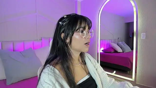 Snapshot of Eimmy_bm chatting on October 13, 2025, 7:03 pm Eimmy bm online show from October 13, 2025, 7:03 pm