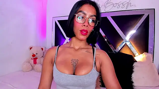 Snapshot of Fiorella-Bossh chatting on October 10, 2025, 4:00 am Fiorella-Bossh online show from October 10, 2025, 4:00 am