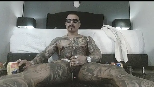 Snapshot of danilog515 chatting on November 9, 2025, 9:02 pm danilog515 online show from November 9, 2025, 9:02 pm