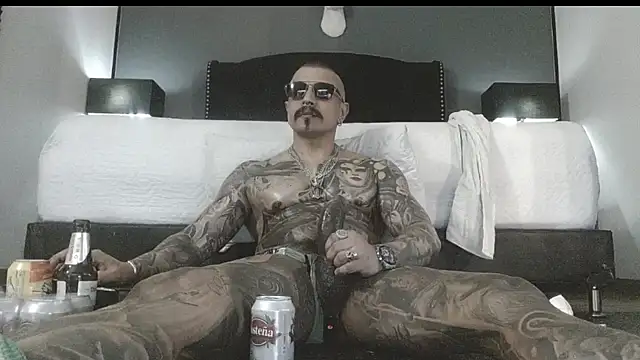 Snapshot of danilog515 chatting on November 16, 2025, 12:16 am danilog515 online show from November 16, 2025, 12:16 am