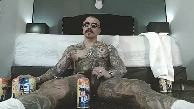 Snapshot of danilog515 chatting on November 28, 2025, 5:37 pm danilog515 online show from November 28, 2025, 5:37 pm