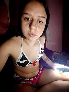 Snapshot of Sukychan_ chatting on October 6, 2025, 8:23 am Sukychan  online show from October 6, 2025, 8:23 am