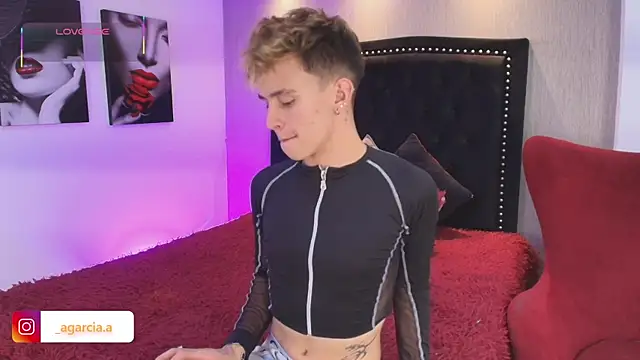 LiamWildx20 online show from December 4, 2025, 5:39 am