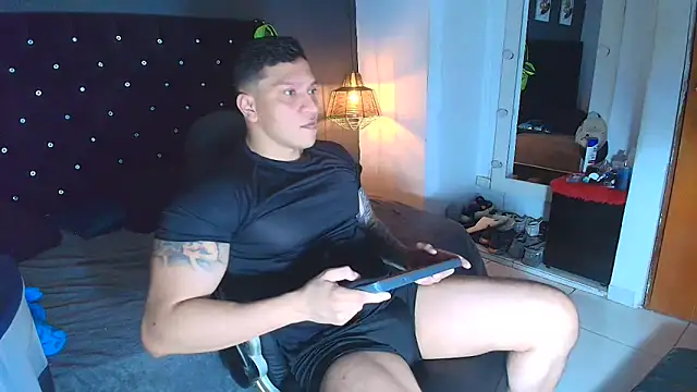 ethan dalton  online show from November 27, 2025, 3:19 am