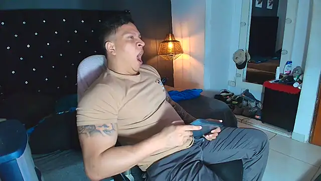 ethan dalton  online show from December 15, 2025, 3:44 am