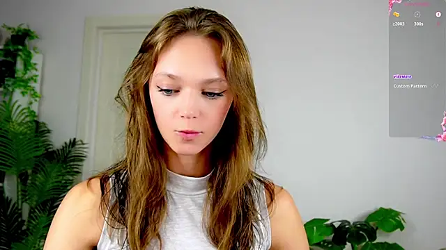 Snapshot of Sweet_Piece chatting on October 4, 2025, 10:30 pm Sweet Piece online show from October 4, 2025, 10:30 pm