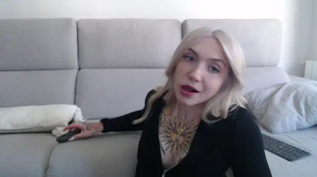 Snapshot of tattoobbgirl chatting on September 23, 2025, 12:30 pm tattoobbgirl online show from September 23, 2025, 12:30 pm