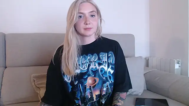 Snapshot of tattoobbgirl chatting on October 2, 2025, 6:04 pm tattoobbgirl online show from October 2, 2025, 6:04 pm