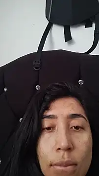 Elowyn online show from November 18, 2025, 1:04 pm