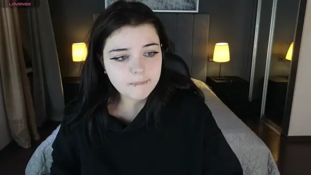 Snapshot of SHERI_BELTON chatting on December 18, 2025, 7:42 pm SHERI BELTON online show from December 18, 2025, 7:42 pm