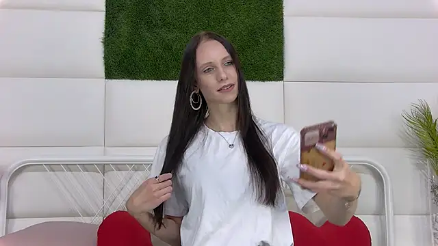 TaraHarris online show from October 19, 2025, 8:26 am