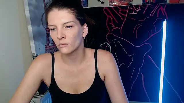 Snapshot of VanessaRey_ chatting on October 26, 2025, 7:36 am VanessaRey online show from October 26, 2025, 7:36 am