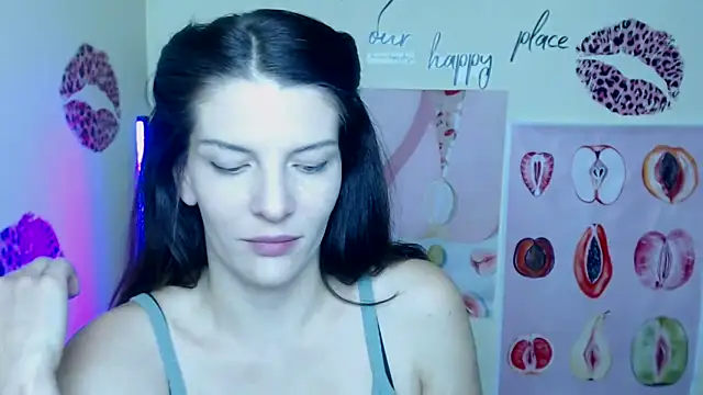 Snapshot of VanessaRey_ chatting on November 13, 2025, 7:13 pm VanessaRey online show from November 13, 2025, 7:13 pm