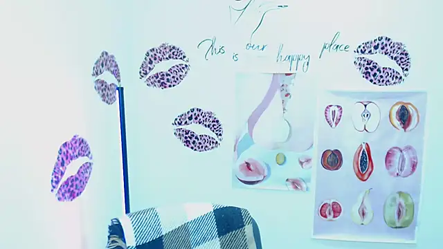 Snapshot of VanessaRey_ chatting on November 14, 2025, 7:18 am VanessaRey online show from November 14, 2025, 7:18 am