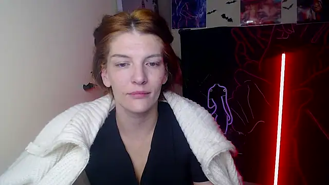 Snapshot of VanessaRey_ chatting on November 17, 2025, 5:57 am VanessaRey online show from November 17, 2025, 5:57 am