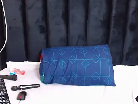 Snapshot of AriesCake chatting on March 22, 2025, 10:26 pm AriesCake online show from March 22, 2025, 10:26 pm