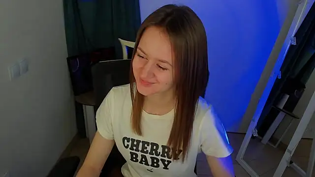 Catherine e online show from November 17, 2025, 7:41 pm