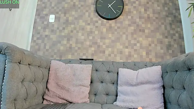 Snapshot of juliana_luque chatting on October 30, 2025, 12:17 pm juliana luque online show from October 30, 2025, 12:17 pm