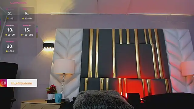 SaraJonness online show from September 30, 2025, 12:54 pm