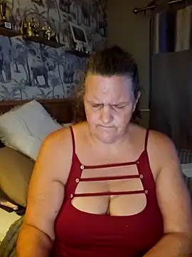 MissQueenBeex online show from September 8, 2025, 7:13 pm