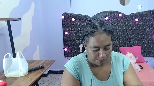 Snapshot of Sharon-stager chatting on September 16, 2025, 1:23 pm Sharon-stager online show from September 16, 2025, 1:23 pm