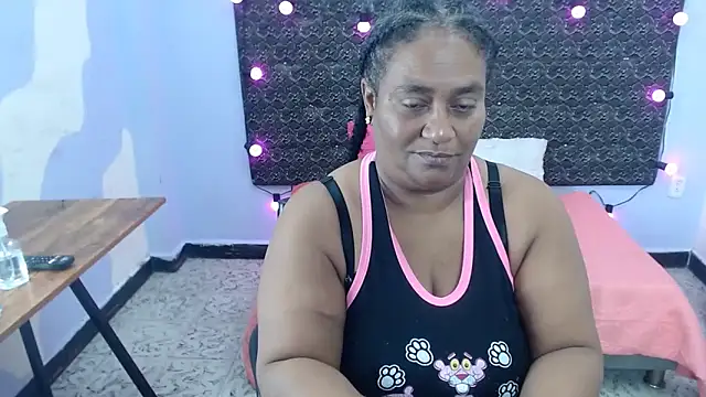 Snapshot of Sharon-stager chatting on September 18, 2025, 1:13 pm Sharon-stager online show from September 18, 2025, 1:13 pm
