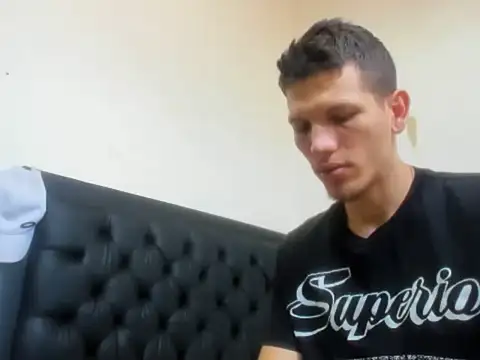 Snapshot of kevinkewman chatting on September 25, 2025, 3:27 pm kevinkewman online show from September 25, 2025, 3:27 pm