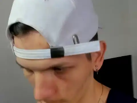 Snapshot of kevinkewman chatting on October 1, 2025, 12:11 pm kevinkewman online show from October 1, 2025, 12:11 pm