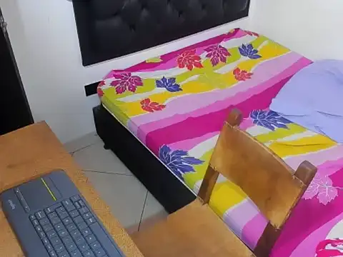 Snapshot of kevinkewman chatting on November 24, 2025, 12:38 pm kevinkewman online show from November 24, 2025, 12:38 pm