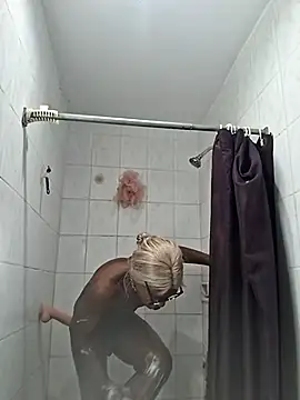 Snapshot of ItsBarbieBitcxxxx69 chatting on November 20, 2025, 8:14 am ItsBarbieBitcxxxx69 online show from November 20, 2025, 8:14 am