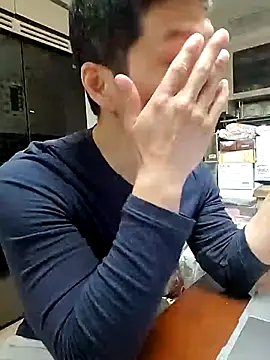 woonee827372 online show from November 24, 2025, 8:25 am