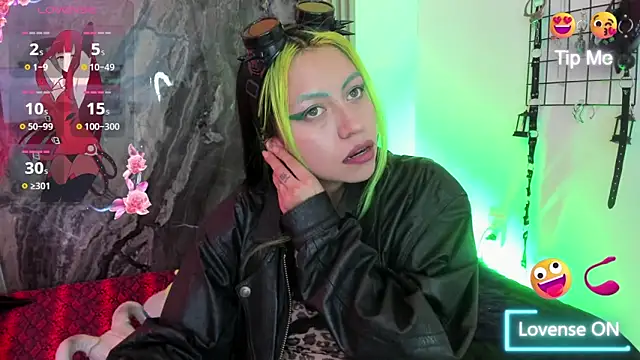 Snapshot of midory_ chatting on October 23, 2025, 3:28 am midory online show from October 23, 2025, 3:28 am