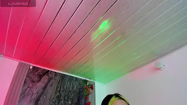 Snapshot of midory_ chatting on October 24, 2025, 3:47 am midory online show from October 24, 2025, 3:47 am