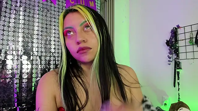 Snapshot of midory_ chatting on November 13, 2025, 3:49 am midory online show from November 13, 2025, 3:49 am