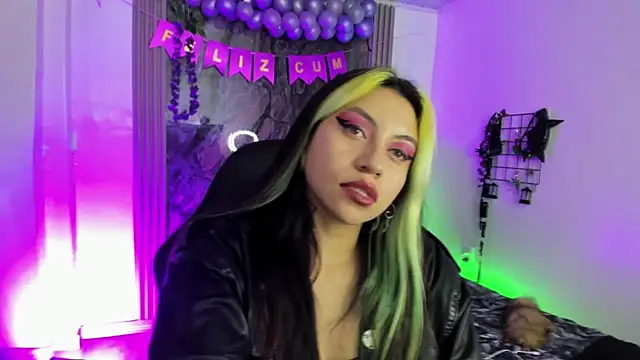 Snapshot of midory_ chatting on November 29, 2025, 4:04 am midory online show from November 29, 2025, 4:04 am