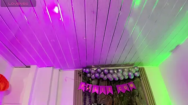 Snapshot of midory_ chatting on November 30, 2025, 3:32 am midory online show from November 30, 2025, 3:32 am