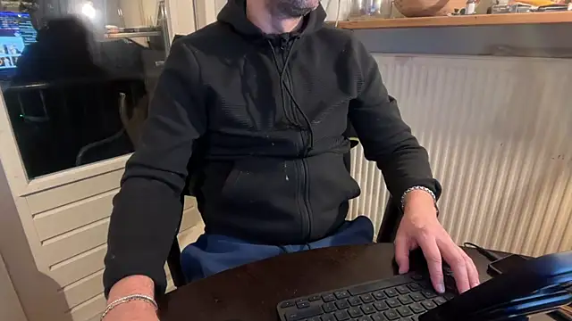 MaxiDimi online show from October 29, 2025, 10:11 pm