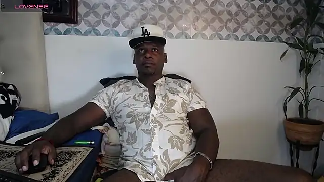 Snapshot of Manbigcocklatin chatting on November 12, 2025, 2:06 pm Manbigcocklatin online show from November 12, 2025, 2:06 pm