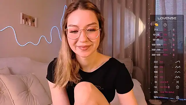 Lilo Sims online show from November 11, 2025, 3:28 am