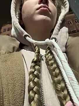 bambi lu online show from November 1, 2025, 4:31 pm