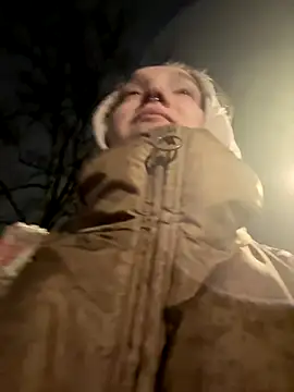 bambi lu online show from December 4, 2025, 7:44 pm