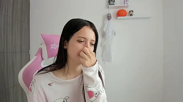 Snapshot of ImBunnyNova chatting on October 14, 2025, 12:50 pm ImBunnyNova online show from October 14, 2025, 12:50 pm