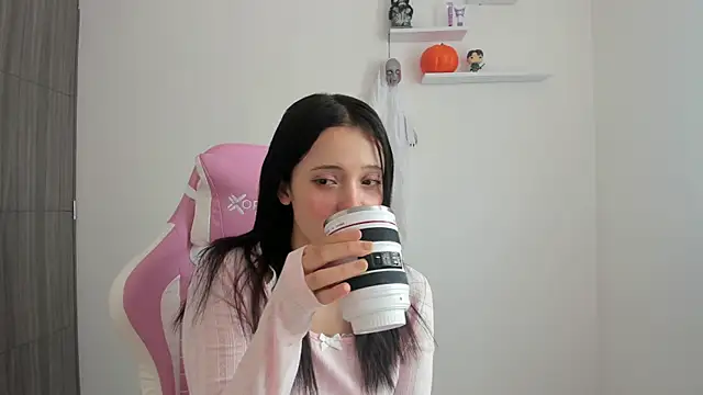 Snapshot of ImBunnyNova chatting on October 15, 2025, 1:55 pm ImBunnyNova online show from October 15, 2025, 1:55 pm