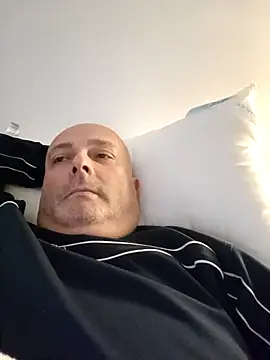 Snapshot of Alexis_Bull chatting on March 19, 2025, 8:34 am Alexis Bull online show from March 19, 2025, 8:34 am